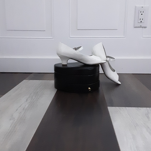 High heels - Picture 3 of 4